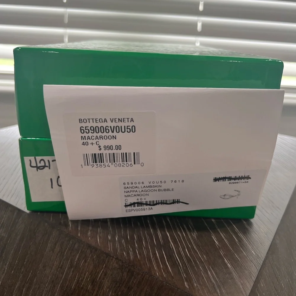 Bottega Veneta Beige Textured Sandals - Picture 2 of 8